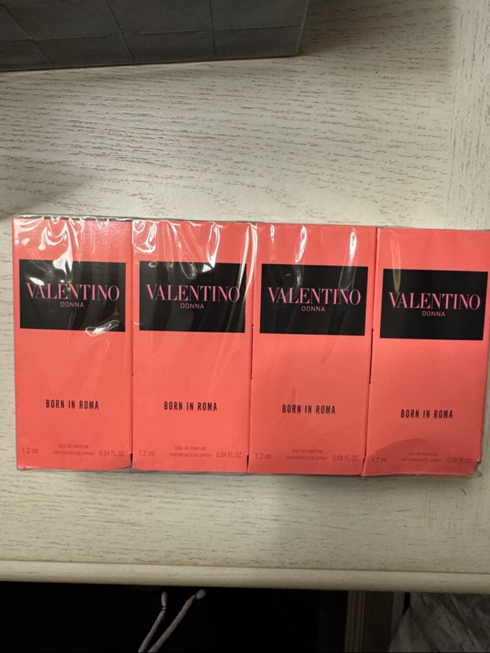 Valentino Donna Born in Roma - sample pack of 16 great for travel